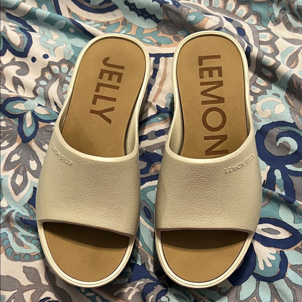 Lemon Jelly slip on sandal